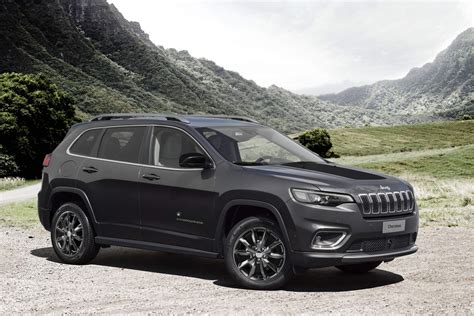 Mopar Accessories For 2019 Jeep Cherokee Bring Both Style And Substance