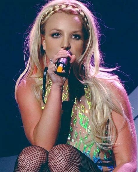 Pin Op Britney Spears Diva