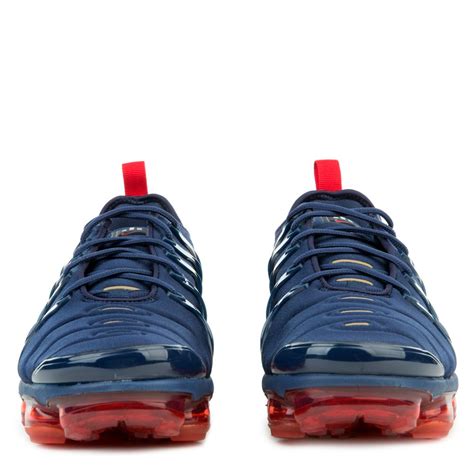 On friday, nike released several killer new kicks, an air max plus in metallic gold and a black and orange vlone, a metallic gold air vapormax 97, and three different colorways for their new. AIR VAPORMAX PLUS MIDNIGHT NAVY/METALLIC GOLD-BLACK