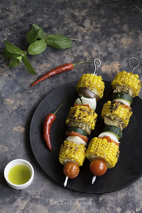 In questa sezione potrete trovare spunti, consigli e indicazioni di appetitose ricette con zucchine per creare antipasti, piatti unici, primi. Spiedini di verdure grigliate con pannocchie Le mie ...