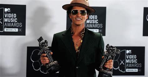 Bruno Mars Mania Bruno Mars Wins His First Vma At The 2013 Mtv Video