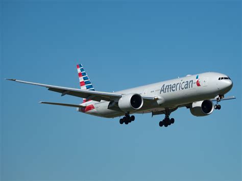 American Airlines Showers 777s On Miami Live And Lets Fly
