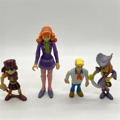 Scooby Doo Collectable 25 Mini Figures Pirate Daphne Velma Fred 5