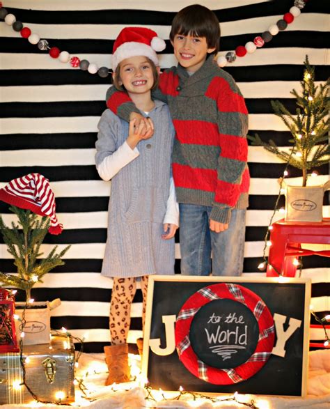 You can use this diy wood backdrop for many of your photography projects. easy christmas photo backdrop - Our Fifth House