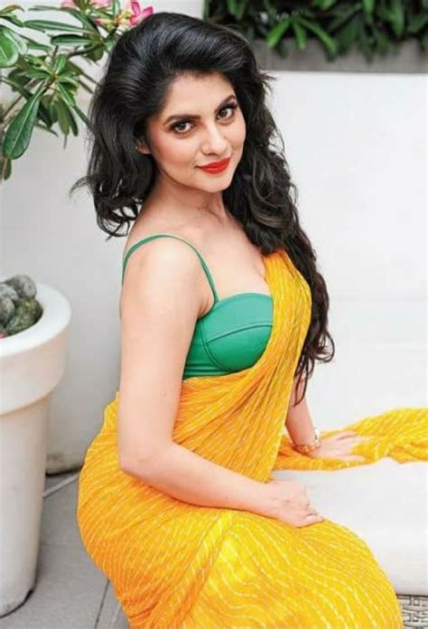 Payel sarkar beautiful hd pics,gorgeous photos and wallpapers hd,free download hot images high quality, payel sarkar thighs pics,payel sarkar cleavage. Payel Sarkar age, height, wiki, her movies and hot pictures
