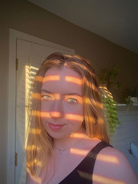 golden hour sunset selfie in 2021 aesthetic wallpapers golden hour selfie