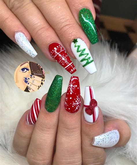 Stunning Coffin Shaped Green And Red Christmas Nails Christmasnails Christmasnailart