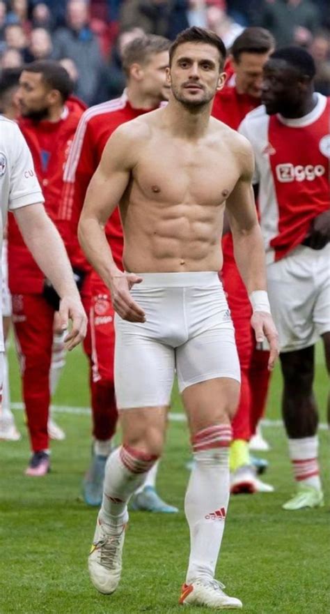 pin by grand danois on footballers soccer guys sexy men soccer