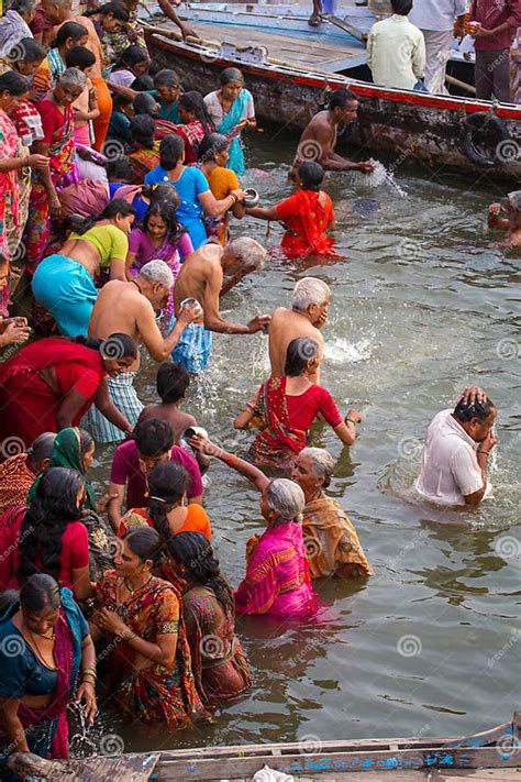 Hindu Pilgrims Take Holy Bath In The River Ganges Editorial Image Image Of Boat Eternity