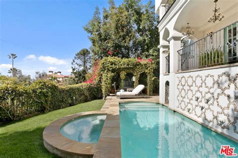 Gerard Butlers Spanish Style La Home Available For 175kmonth