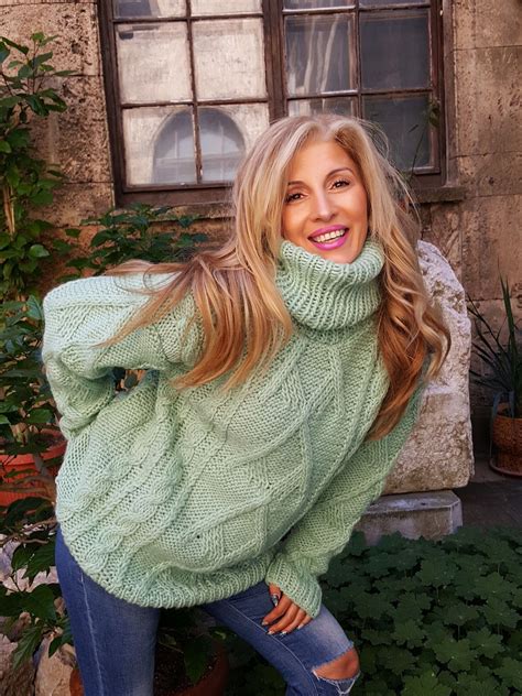 Pin By Sweater Lover On How To Wear A Turtleneck Knitting Women