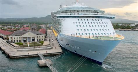 Royal Caribbean ship hits dock in Jamaica