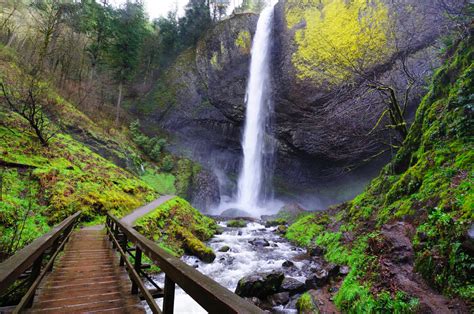 14 Best Waterfalls In Oregon • Small Town Washington