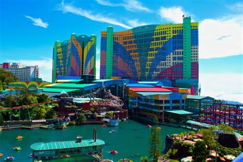 Skytropolis indoor theme park and happy bee farm & insect world are also worth visiting. 6 of the Largest Hotels in the World Photos ...