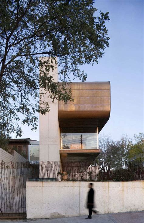 Clip House In Madrid Spain Was Designed By The Architects At Bernalte