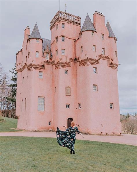 A Pink Castle In The Middle Of Nowhere Scotland Is Truly The Place Of My Dreams Craigievar
