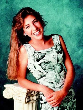 Последние твиты от blossom (@blossomhacks). Jennifer Aniston, Mayim Bialik photo reveals secret 1990s friendship