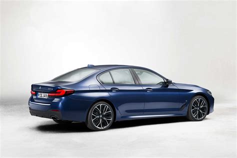 Is it worth it compared to the. The new BMW 530e xDrive Sedan, Phytonic blue metallic, M Sport package (05/2020)