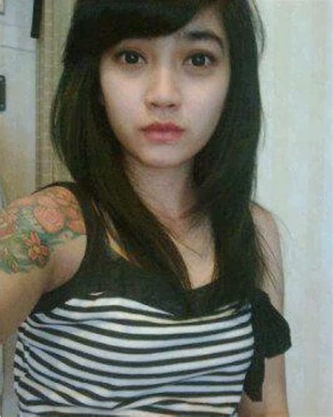 Charm Beauty Nails Hot Indonesian Girls With Tattoos Pics