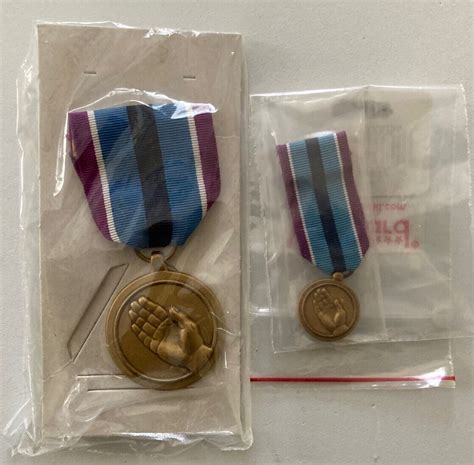 Us Humanitarian Service Medal Full Size And Mini Medal Ebay