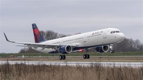 Delta Air Lines Trims Minneapolis St Paul International Airports