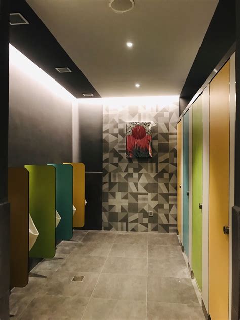 Với vị trí lý tưởng ở trung tâm thành phố nằm trong bán kính 1 km từ khách. THI CÔNG VÁCH NGĂN VỆ SINH COMPACT TẠI Khách sạn Sheraton ...