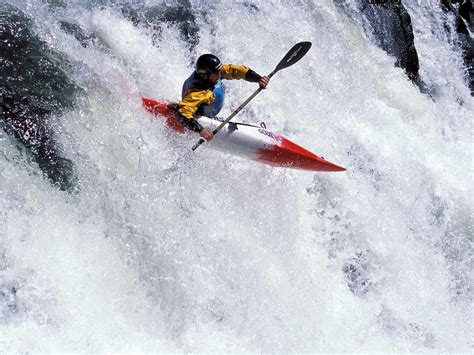 Canoeing drifting movement Extreme Sports - Sports Photos | Extreme kayaking, Extreme sports ...