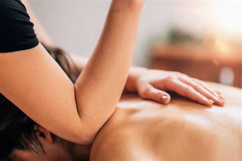 What Is A Lomi Lomi Massage — Spa Theory