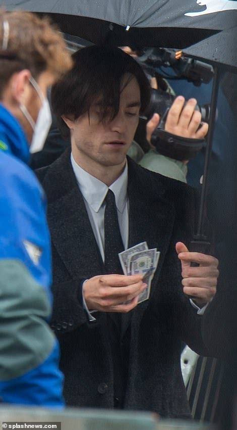 The Batman Robert Pattinson Is Seen Back On Set Photos Movies And Tv