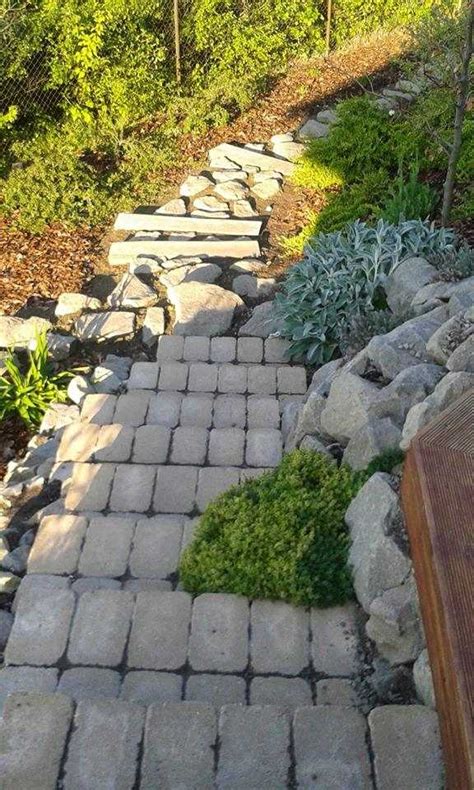 40 Simply Amazing Walkway Ideas For Your Yard Page 29 Of 40 Gardenholic