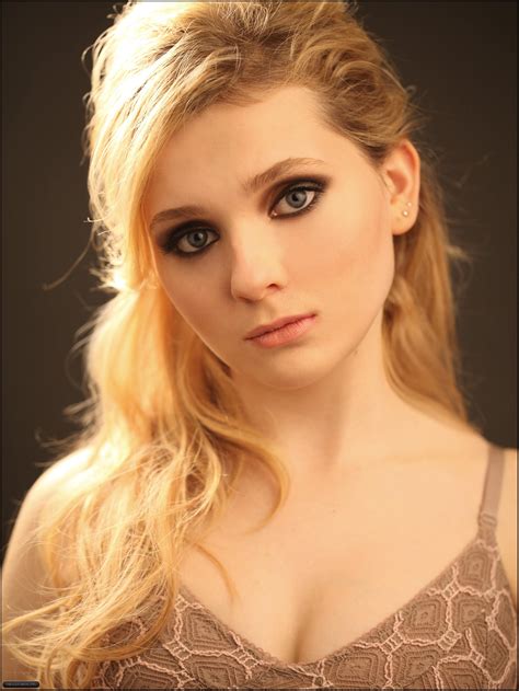 Abigail Breslin Nude Pics Page 3