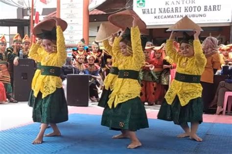 19 Tarian Tradisional Dari Sumatera Barat Beserta Penjelasannya Lengkap