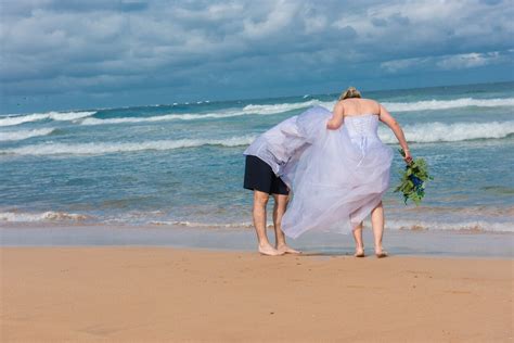 Trish Johnson Sydney Marriage Celebrant Based On The Northern Beach