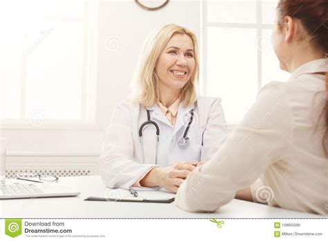 Doctor Consulting Woman In Hospital Stock Image Image Of Medicare