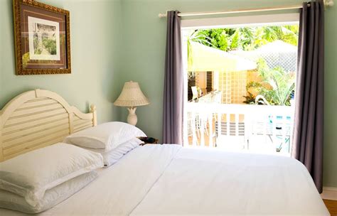 The Equator Resort Key Wests Premiere Resort For Men Vacationer
