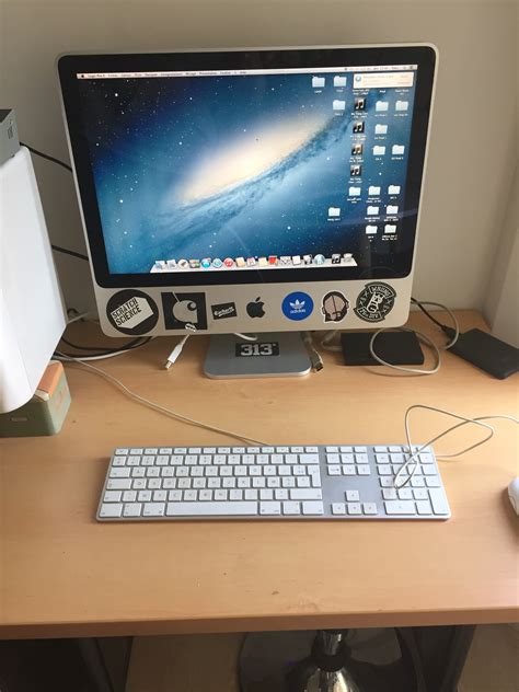 An apple a day keeps the doctor away, as the old adage goes. iMac 20 pouces Core 2 Duo 2,4 gHz Apple - Audiofanzine