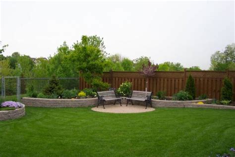 Whether you are looking for todays hottest trends in outdoor decor or great landscaping ideas on a budget, we are your top resource for creating that next beautiful backyard. 16 Simple But Beautiful Backyard Landscaping Design Ideas