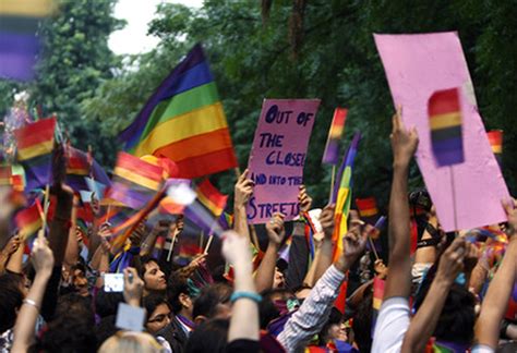 nueva delhi celebra la despenalización de la homosexualidad sociedad el paÍs