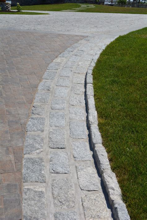 Driveway Edging Idea In 2020 Driveway Edging Stone Edging