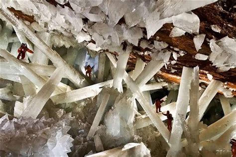 世界上最不可思议的洞穴 墨西哥的水晶洞穴（大量水晶）小狼观天下