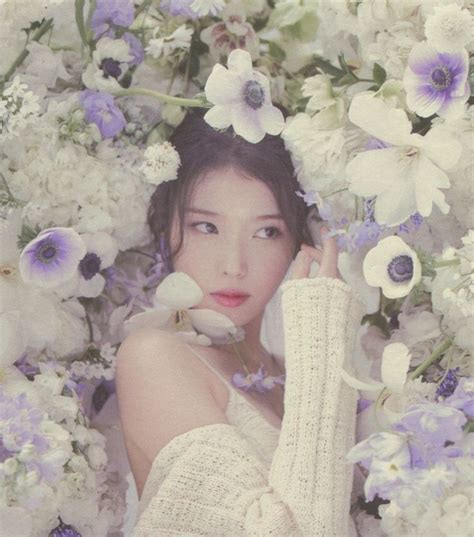 Iu Lilac Photoshoot Di 2021 Kecantikan Orang Asia Gambar Gadis Korea