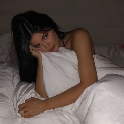Kylie Jenner In A Bed Instagram Snaps 19 Oct 2019