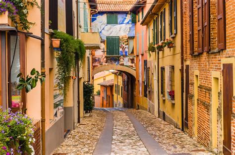 14 Gorgeous Small Towns In Italy Map Touropia