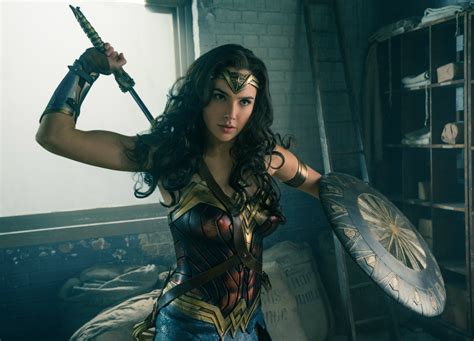Gal Gadot Talks Wonder Womans Boobs Sexism And Why She Lost Miss