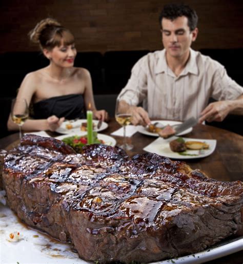 These Chicago Steakhouses Specialize In Massive Meat Selections