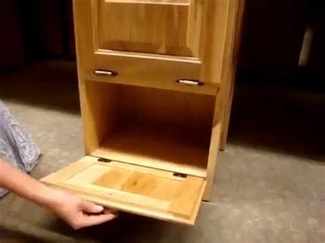 This breadbox is an ideal project to get started on because it is made with a variety of the most common shop tools and equipment, from the table saw to the router. Amish Made Oak Wood Bread Bin - Wheat Design - YouTube