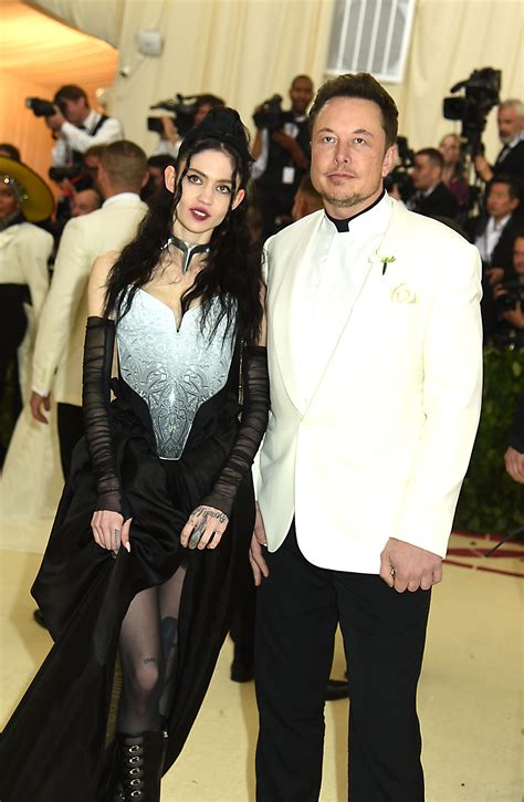 They met on twitter, where they bonded over a joke about artificial intelligence. Grimes Tells Elon Musk She 'Cannot Support Hate' After He ...