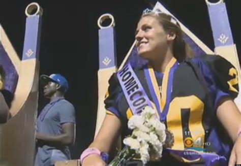 Erin Dimeglio First Female Quarterback In Florida Crowned Homecoming Queen Video Huffpost