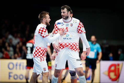 Handball fans can find the latest handball news, interviews, expert commentary and watch free. Croats are the first semi-finalists of Men's EHF EURO 2020 ...