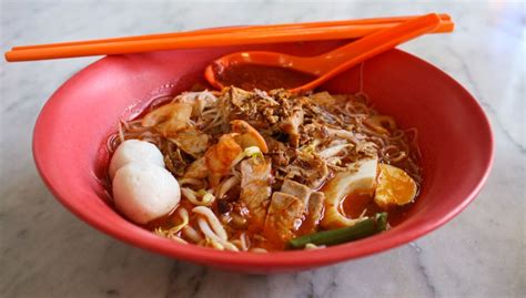 Hokkien char mee from kuala lumpur is a fried yellow noodle dish braised in dark soya sauce. Prawn Noodles in Penang - Malaysian Food » Temple of Thai Food